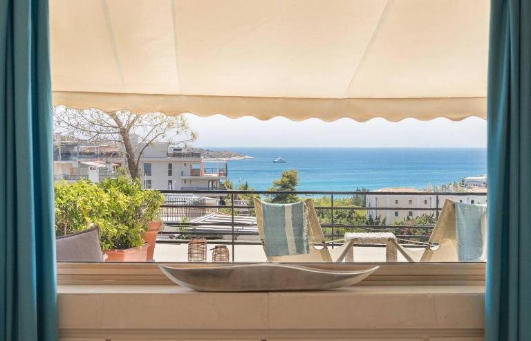 2BD Luxury Sea View Penthouse in Astir Beach - B&B Atene