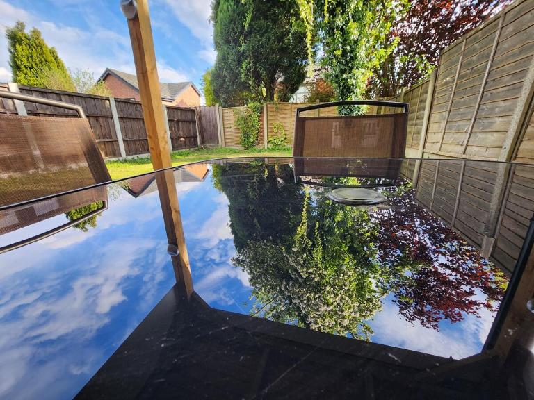 Newly Refurbished 3 Bedroom House with Lovely Garden - B&B Bolton