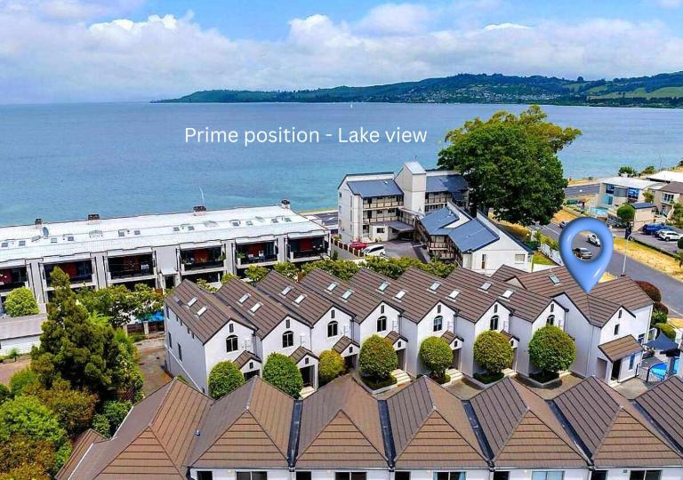 3BR with views, close to lake and town - B&B Taupo