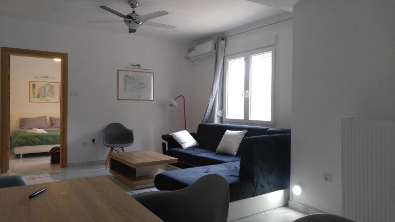 Modern 2bdr 100sqm Airport 10min and Free Parking - B&B Salonicco