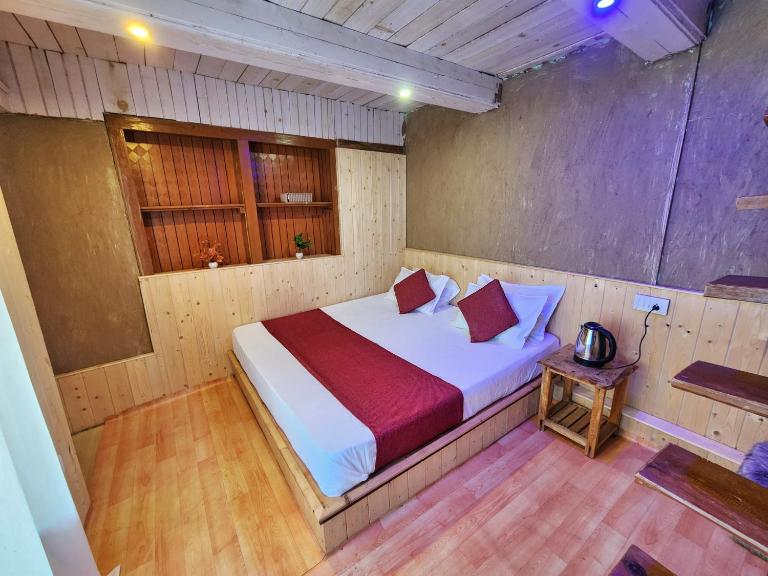 The Farm Stay by Woodstone Sainj - Ferienwohnung Sainj