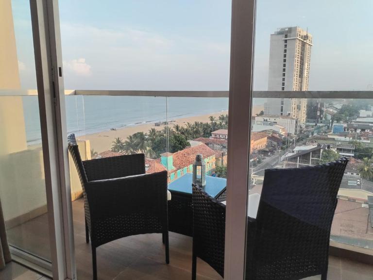 Ocean Breeze Sea View Apartment - Ferienwohnung Negombo