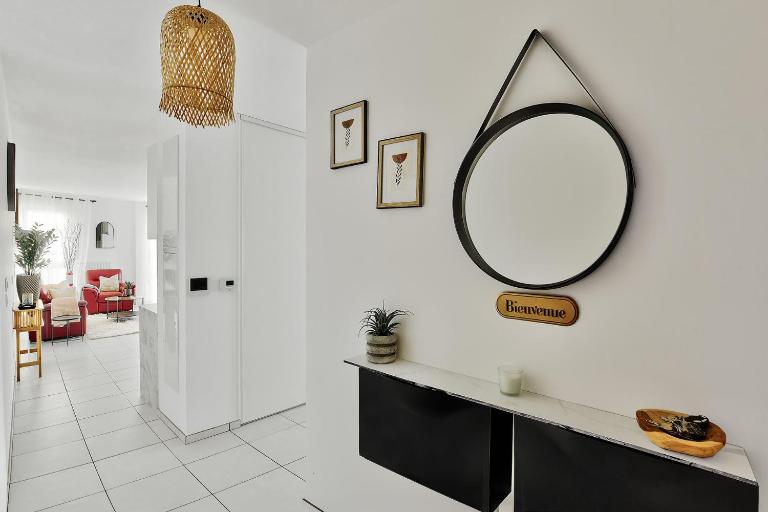 L'Eden Urbain Proche Lyon, Terrasse, BBQ et Parking - B&B Grigny-sur-Rhône