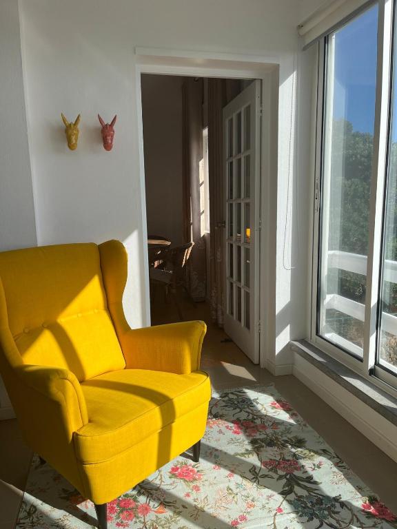 Apartment T2 1st floor Pools Porto Martins - B&B Porto Martins