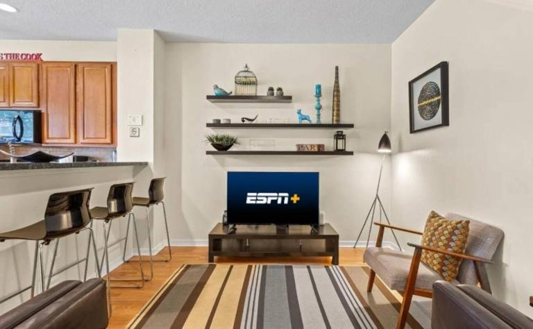 Cozy Home with 3BD & BBQ Grill - Bed and Breakfast Orlando