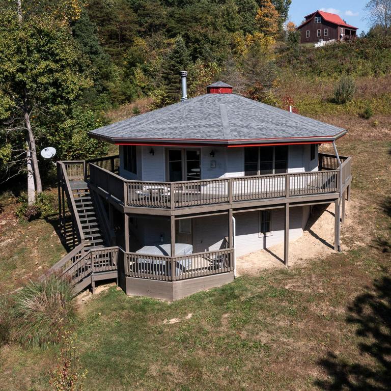 Treetop - by The Chalets - B&B Logan