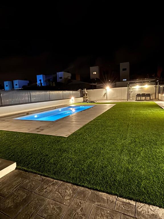 Casa con piscina y parking en Roda de Berà - Bed and Breakfast Roda de Berà