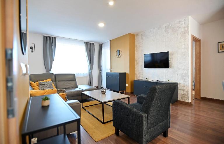 ONE Luxury Grand Suite Eger - Ferienwohnung Erlau