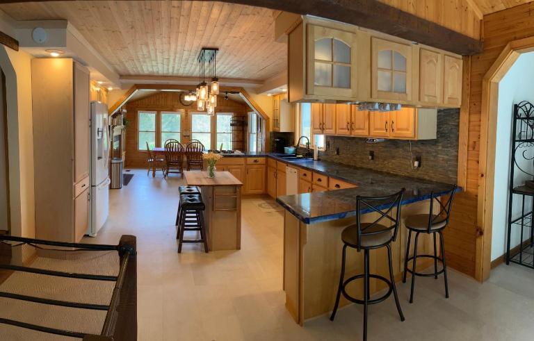 Spacious Country Retreat Near Syracuse Loft and Acres - Chambres d'hôtes Chittenango