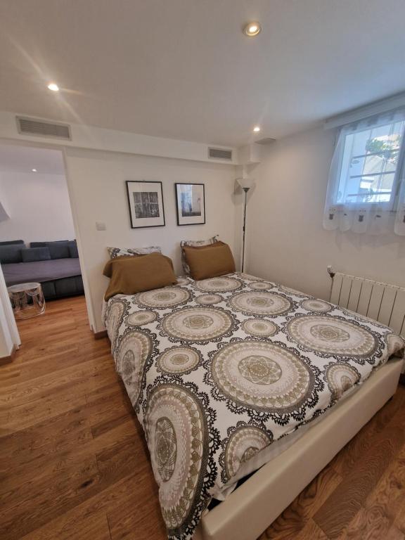 Studio Drancy avec Jardin 45 m2 - B&B Drancy