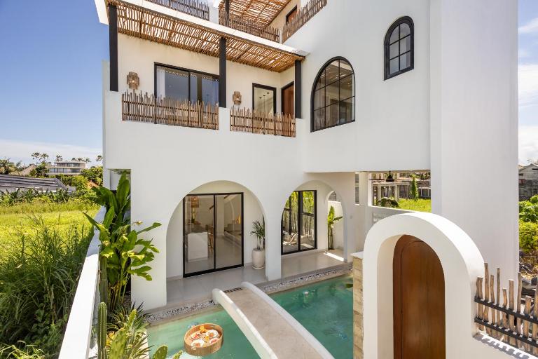 2bd Mediterranean Canggu Villa with Rooftop and Private Pool - B&B Canggu