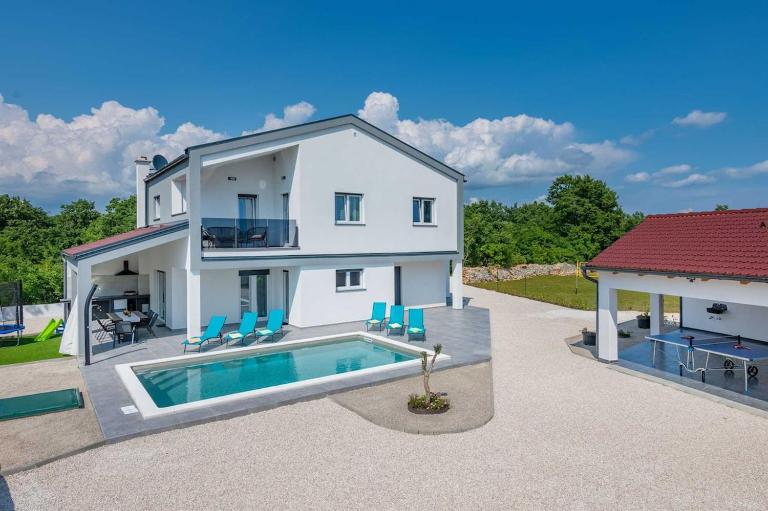 Villa Rovena, a modern and luxurious Istrian villa - B&B Juršići