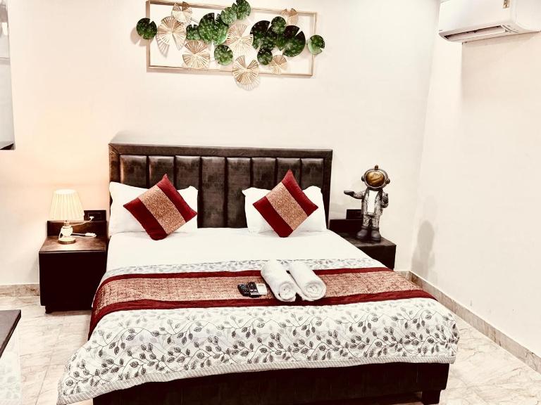 Fortune Home Service Apartment Studio, J-267 Saket - B&B New Delhi