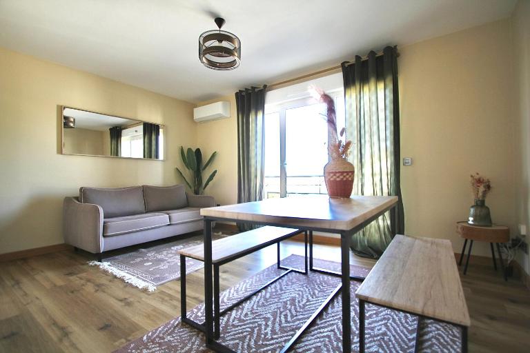 Appartement chaleureux Parking privé - Bed and Breakfast Corbas