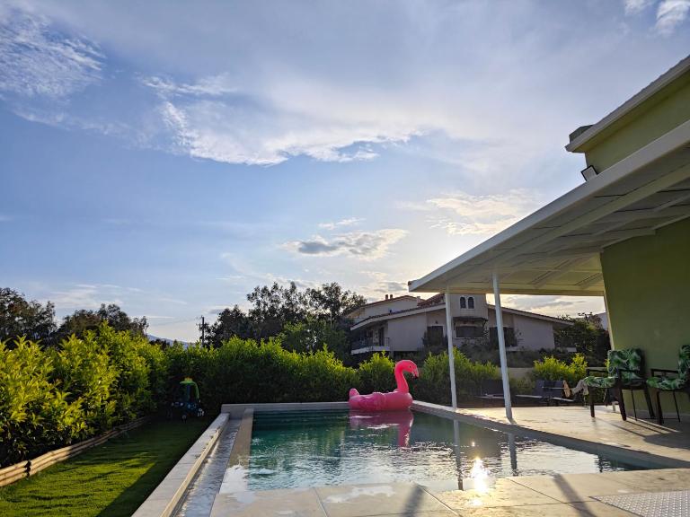WOW Pool Feel Like Home Villa - Chambres d'hôtes Schiniás