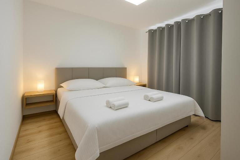 Simcity V I City center,garage,balcony & self check-in - Bed and Breakfast Banská Bystrica