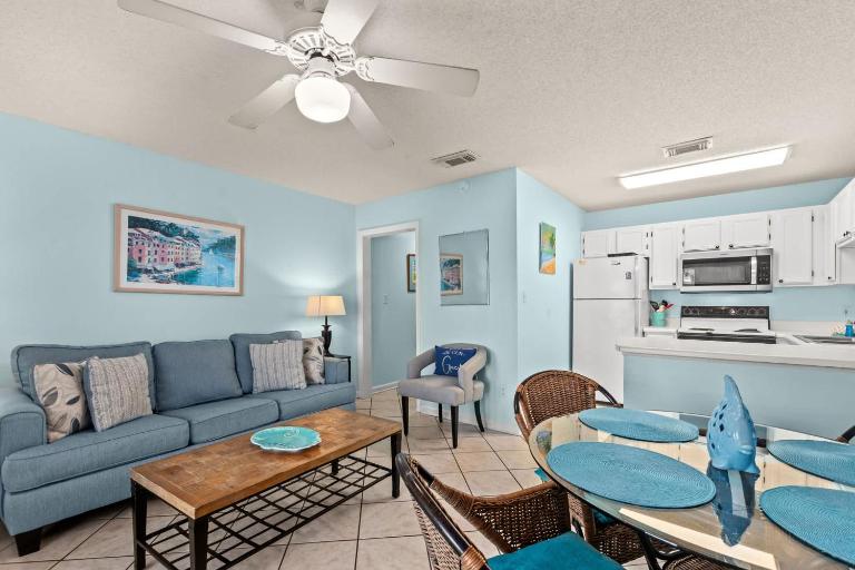 Peaceful Paradise Steps to Beach Pool & Hot Tub - B&B Destin