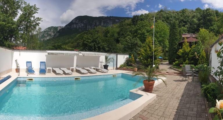 Cazare Casa Sandra - B&B Băile Herculane