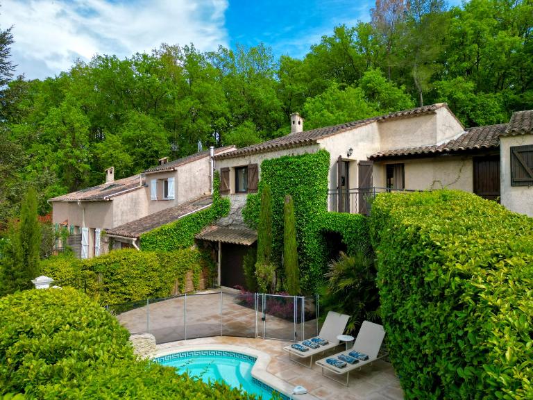 Villa Adeona - Luxury House Valbonne - Pool - AC - B&B Valbonne