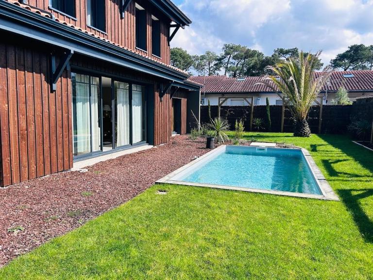 New house, everything within walking distance, swimming pool - B&B Capbreton