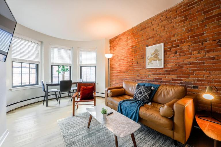 Bright and Cozy Studio Apartment - Ferienwohnung Boston