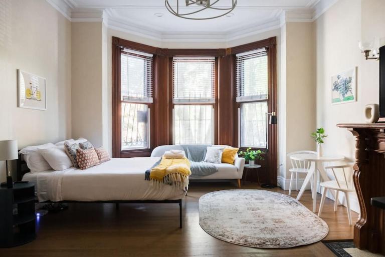 Bright Back Bay Studio - B&B Boston