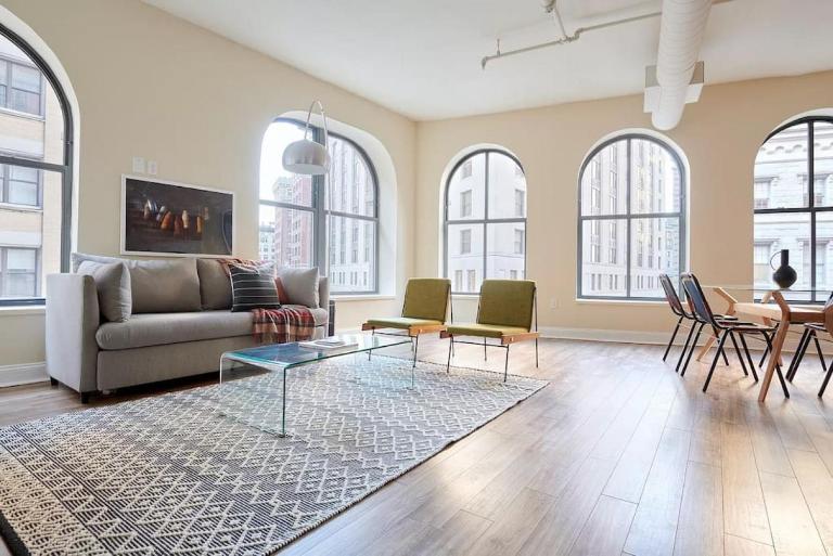 Spacious 2br FIDI District Centrally Located - B&B Boston
