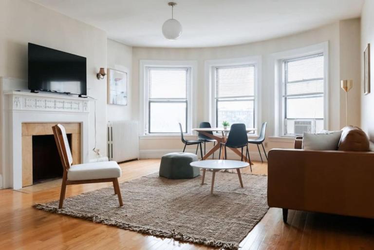 Stunning 1BR Steps to Fenway - B&B Boston