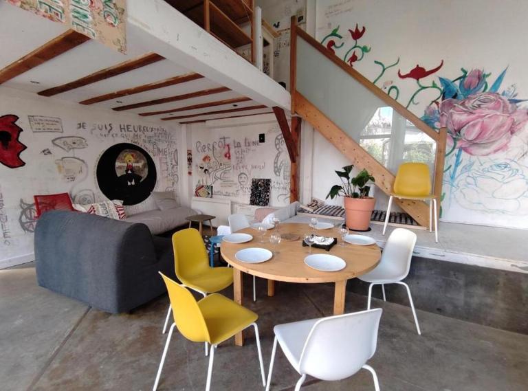 Mini immeuble en entier avec jardin côté Parc - B&B Vichy