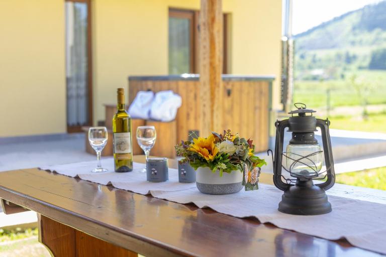 Kuća Trota - sauna, HOT TUB - B&B Otočac