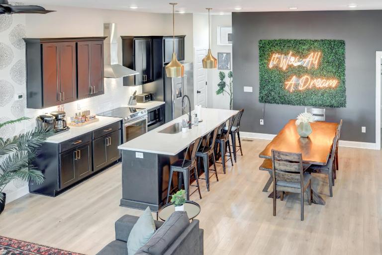Live Your Nashville Dream 10 Min to Broadway - Bed and Breakfast Nashville