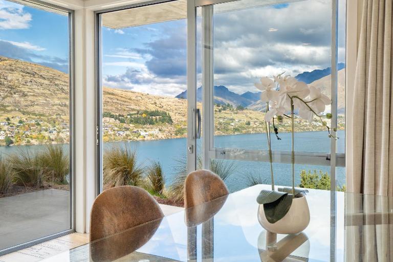 Lake View Apartment Queenstown - Bed and Breakfast Queenstown