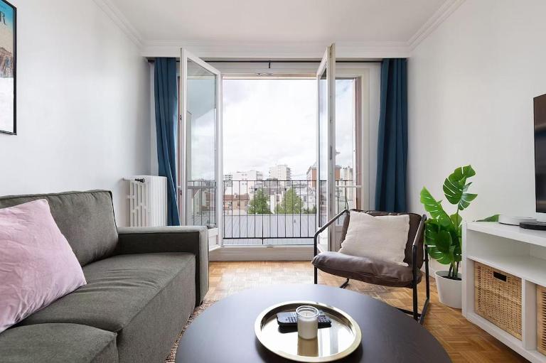 Lovely Appartement-2rooms-6p sunshine-quiet-subway - Bed and Breakfast Parijs