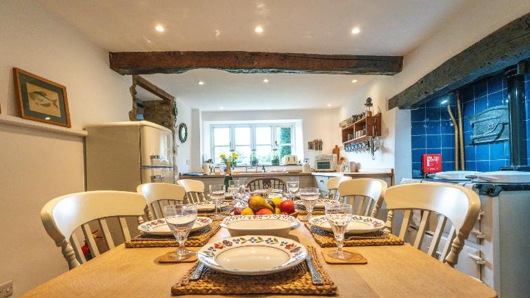 Stunning 4-Bed Thatched Cottage in Oxfordshire - Ferienwohnung Ledwell