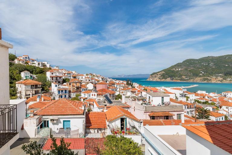 Skopelos Arbaroriza House with sea view - B&B Skópelos