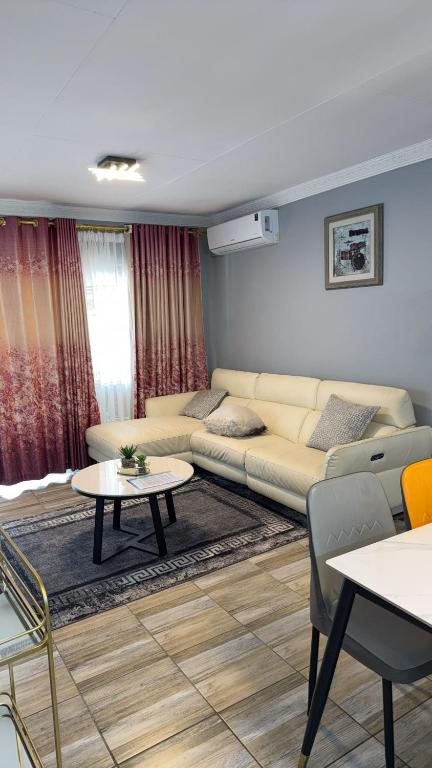 Luxuriously finished 2 bedroom - Chambres d'hôtes Midrand