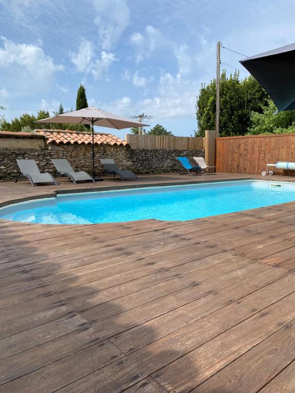 Villa de standing avec Piscine et Jacuzzi - Chambres d'hôtes La Bruguière