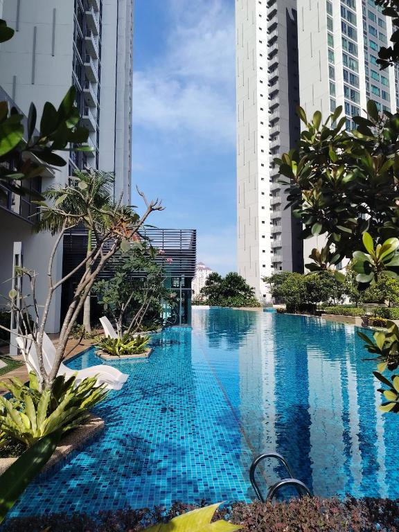 Sunway Greenfield Residence with Amazing Pool Facilities - Ferienwohnung Petaling Jaya