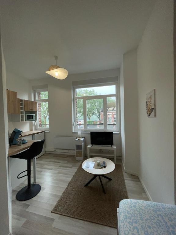 Studio équipé à Valenciennes centre - Bed and Breakfast Valenciennes