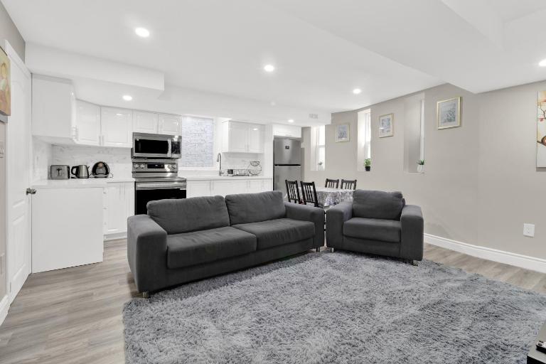Cozy Ancaster Hamilton Apartment - B&B Hamilton