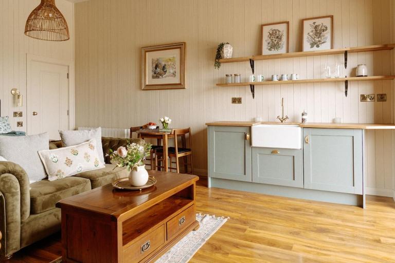 Tackle Lodge at Angliham Estate - B&B Kilroghter