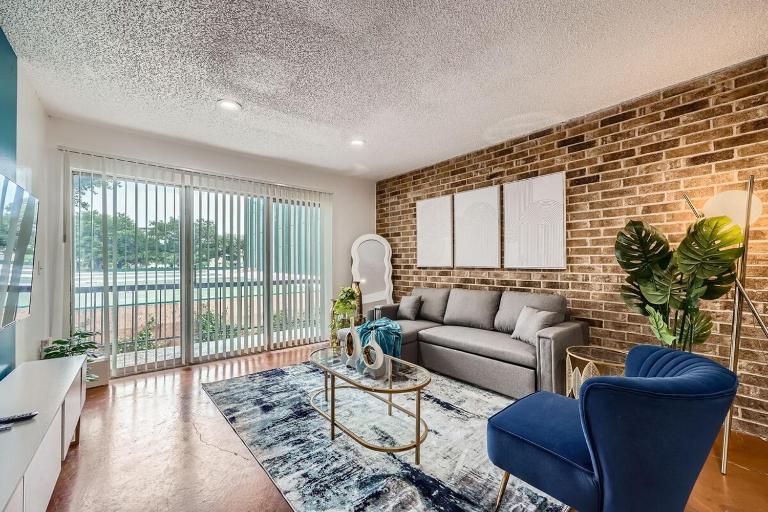 Your 2B Getaway - Steps 2 Dtwn - Sleeps 6 - Pool and Prkg - Chambres d'hôtes Austin