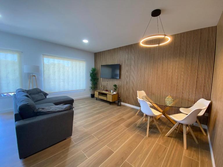 Bonito, Moderno, Acogedor y Tranquilo Apartamento en Benissa-Moraira-Costa Blanca- - Bed and Breakfast Benissa