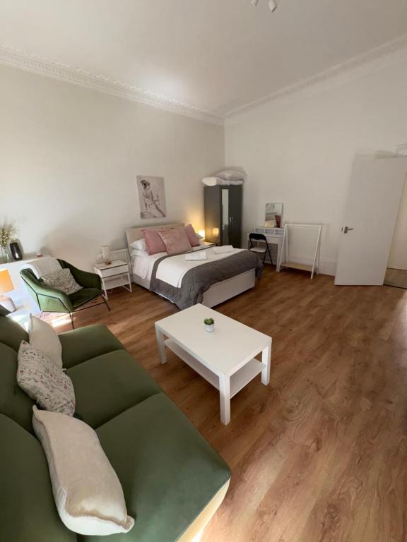 Chic Notting Hill Studio in Prime Central Location - B&B Londres