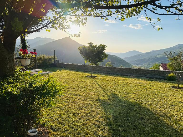 Guest House Nino's - B&B Corovode