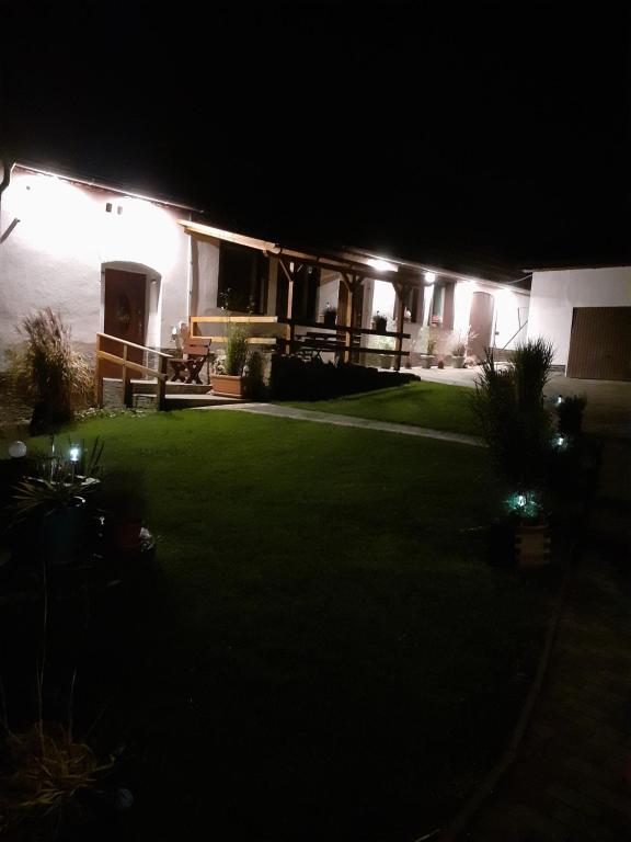 Agroturystyka Nad strumykiem - B&B Leśna