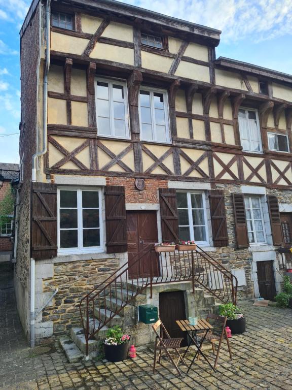 Maison espagnole du XVIème siècle - Chambres d'hôtes Revin
