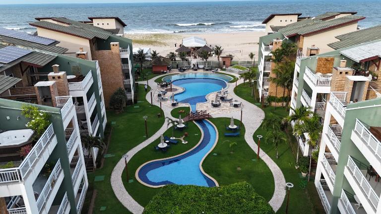 Paraíso Beach - Terramaris - Apartamento frente mar, pé na areia, próximo ao Beach Park - B&B Aquiraz
