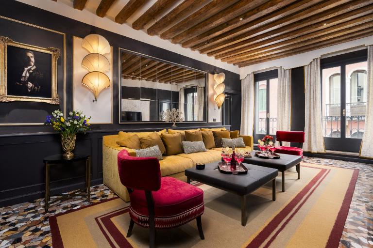La Dimora di Lady J Amazing Brandnew property with 6 luxury bedrooms! - Ferienwohnung Venedig