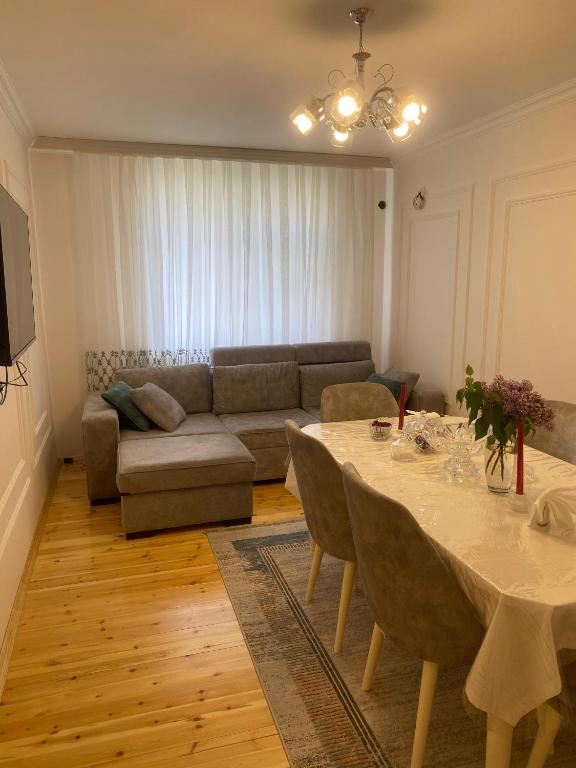 White House - Modern Apartment - Family Friendly - B&B Lankaran